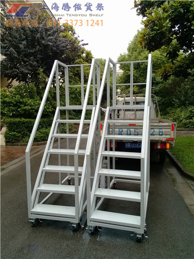 上海佑騰倉庫可移動(dòng)登高車梯質(zhì)優(yōu)價(jià)廉